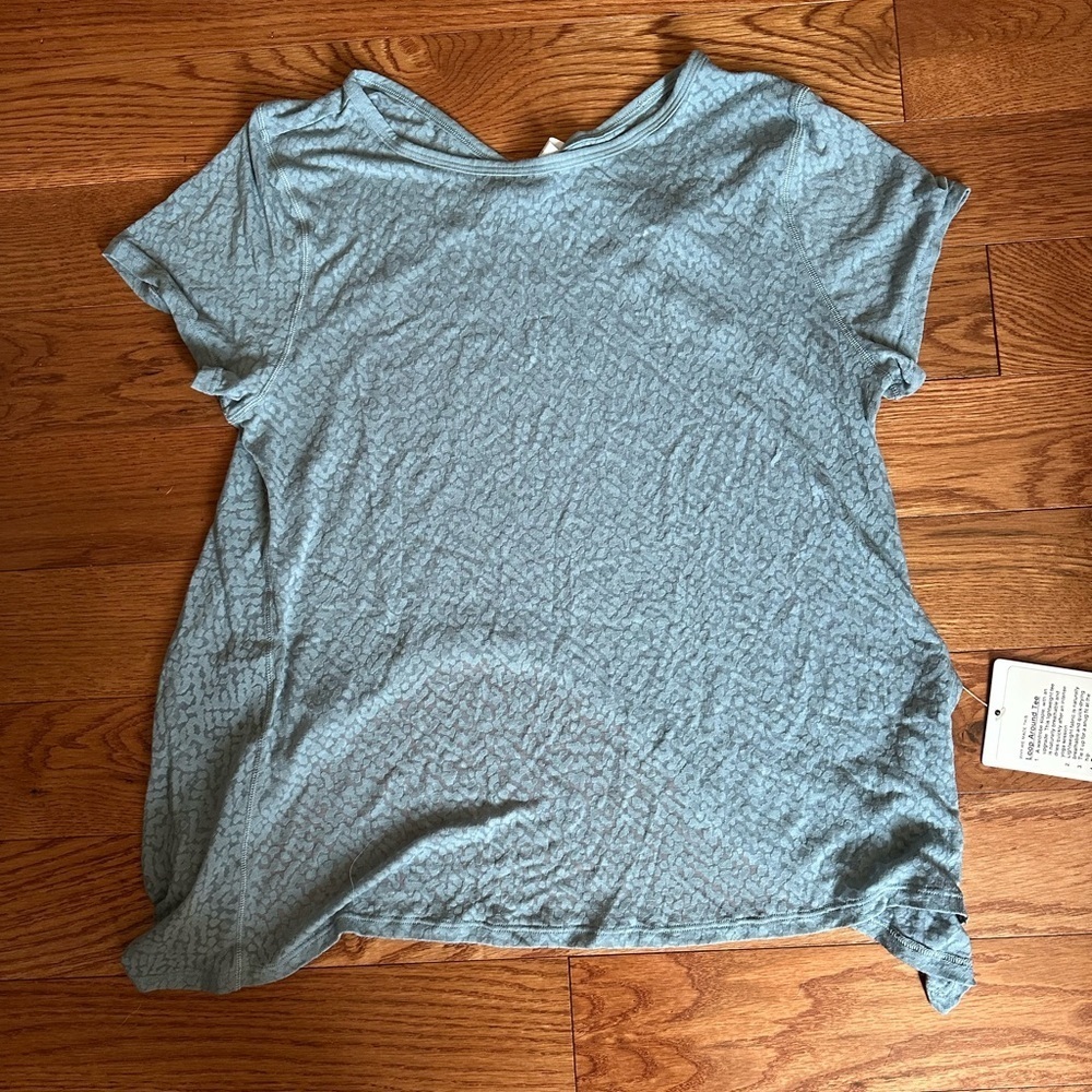 Lululemon tee